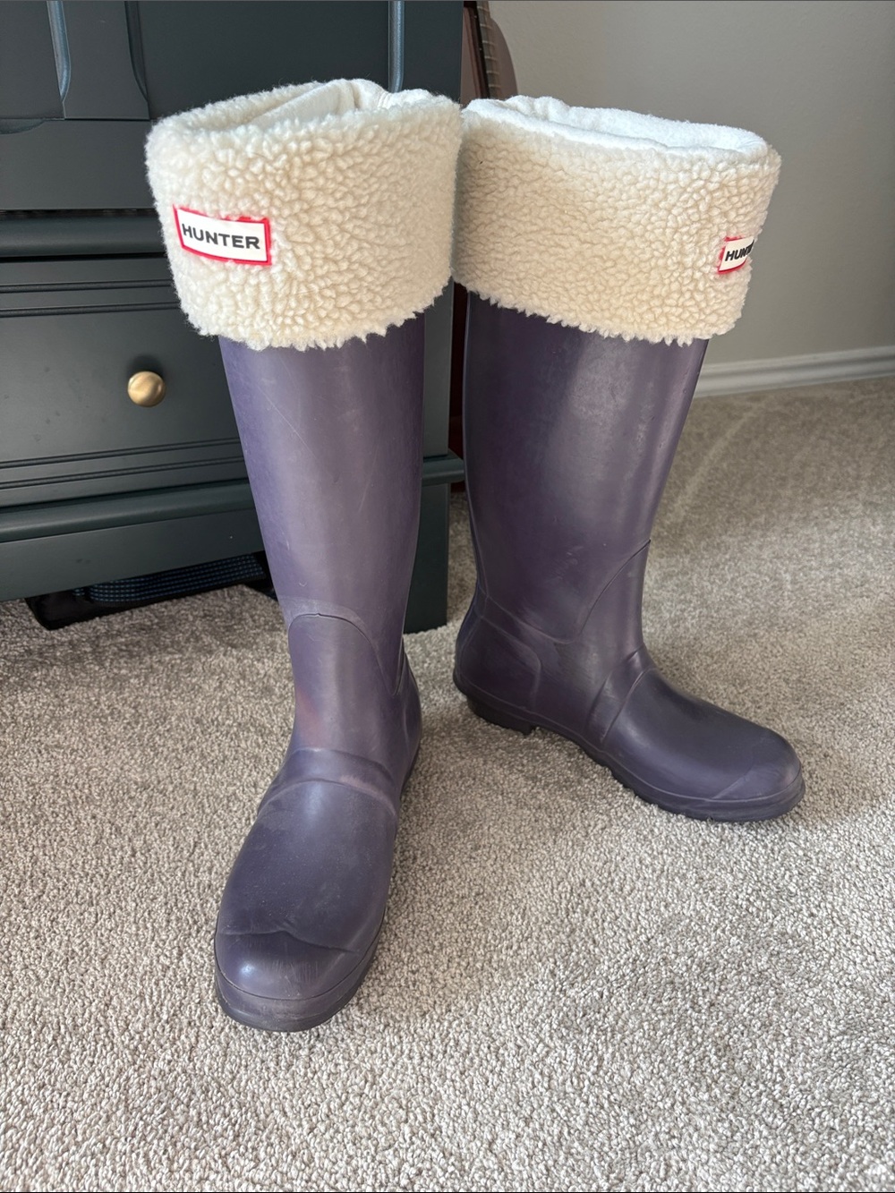 Hunter Purple Tall Rain Boots with Cream Sherpa Cuffs Size 10